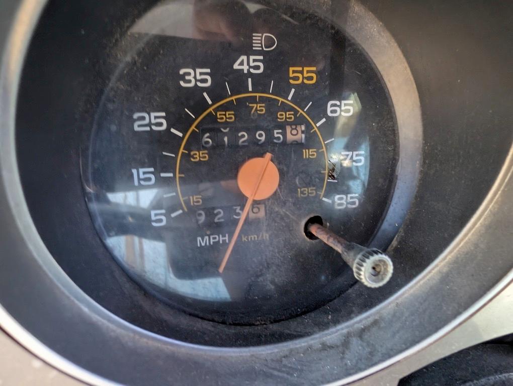 1988 CHEVY SUBURBAN, AUTO, SHOWING 61,295 MIS