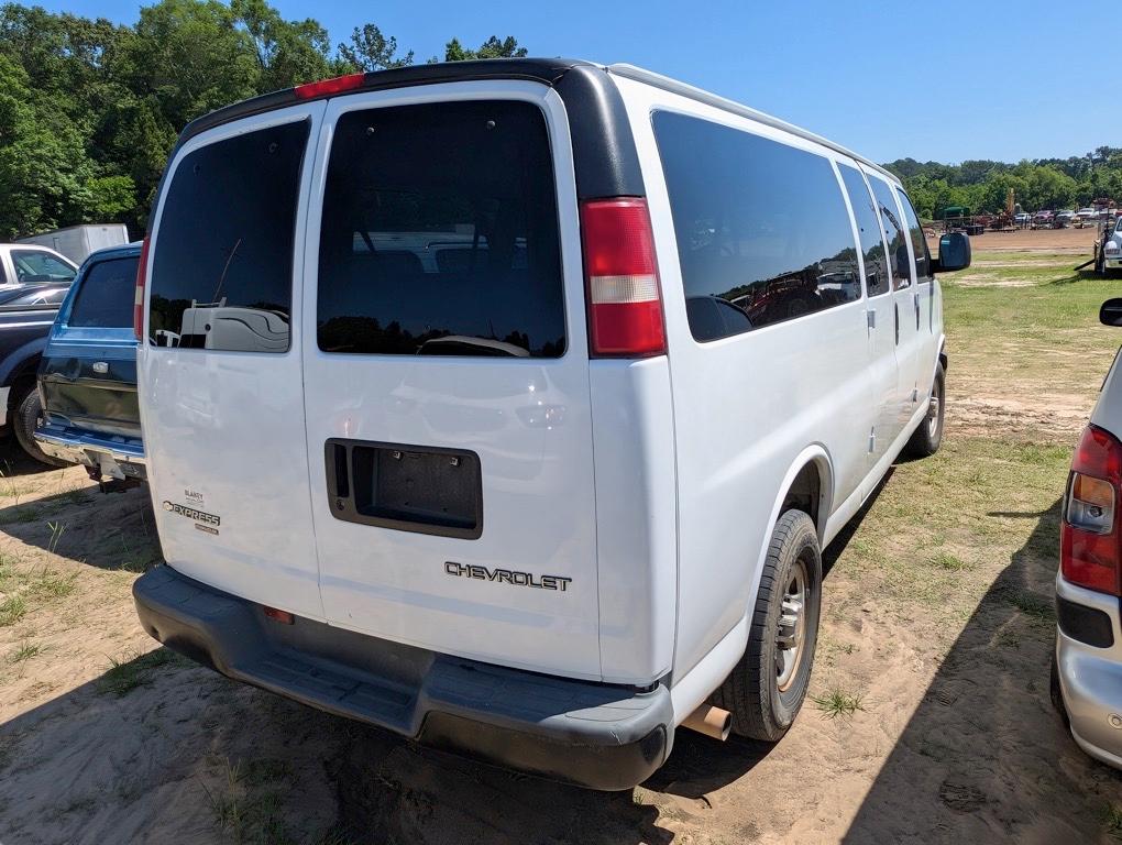 2004 CHEVY 3500 EXPRESS 15 PASSENGER VAN, 185K