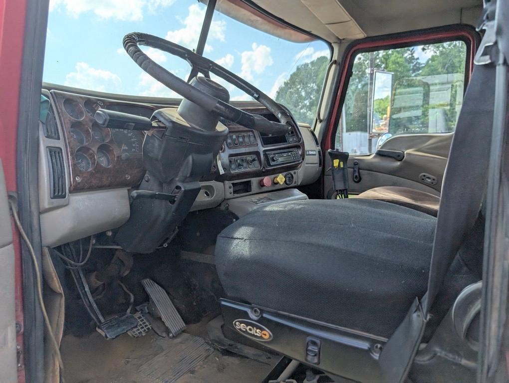 2004 MACK DAY CAB TRUCK