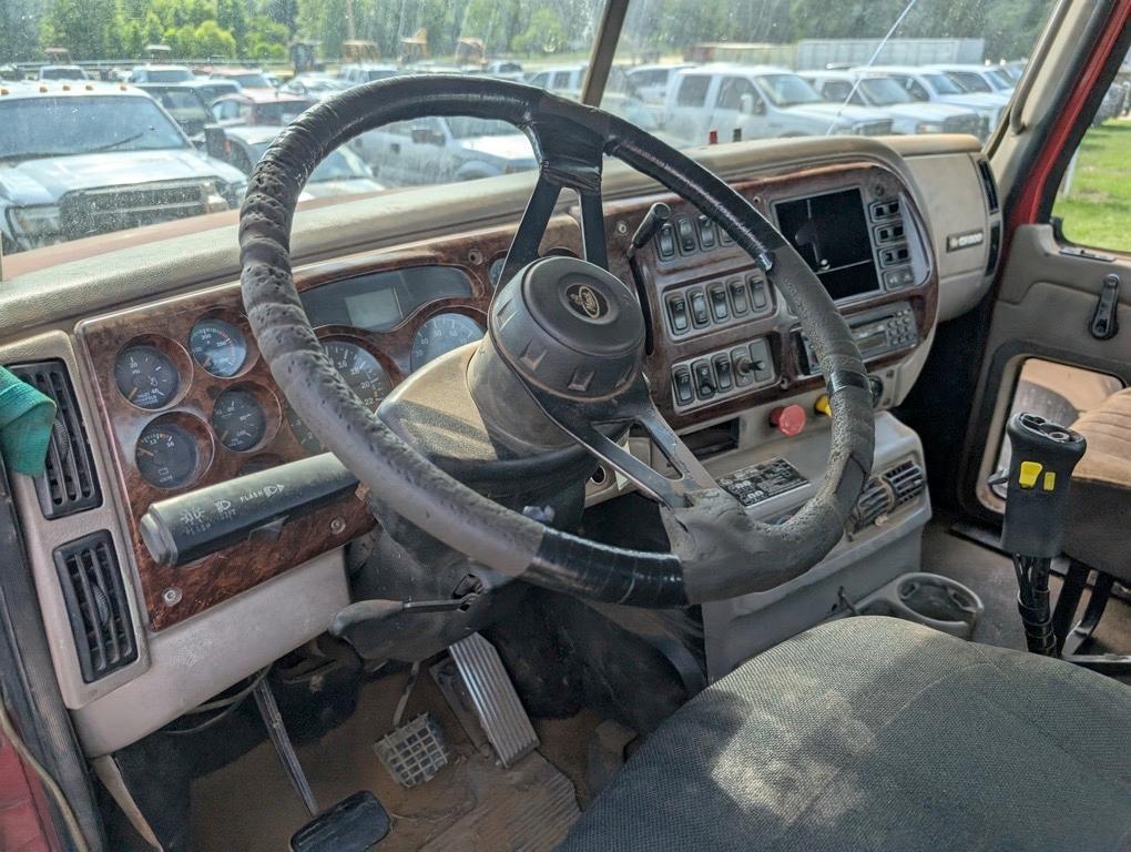 2004 MACK DAY CAB TRUCK