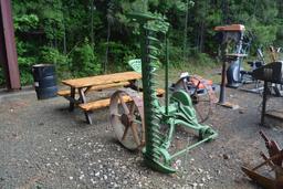 ANTIQUE JOHN DEERE NO 4 HAY CUTTER