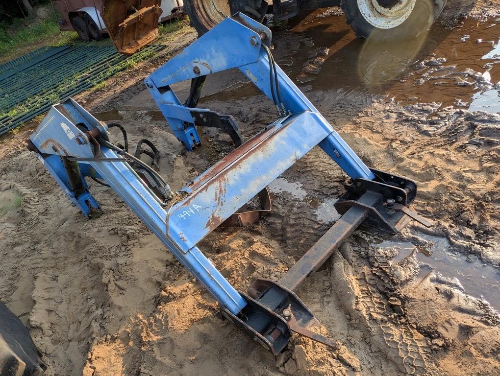 NEEW HOLLAND TL100A TRACTOR