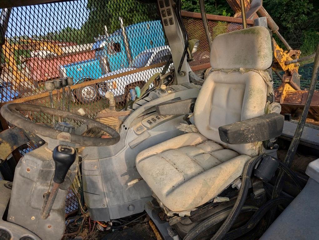 NEW HOLLAND TS115A TRACTOR, CAB, 4X4, 3PH