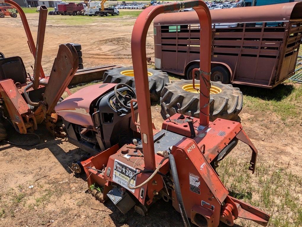 DITCHWITCH RT40 TRENCHER