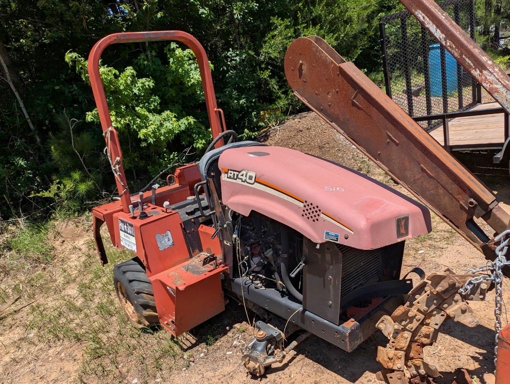 DITCHWITCH RT40 TRENCHER