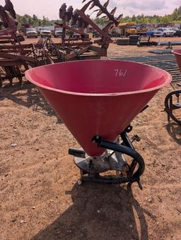 FERTILIZE SPREADER