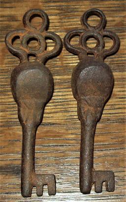 Lot of 2 Skull Skeleton Keys 3 3/4" tall