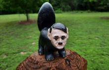 Heavy Cast Iron Hitler Der Pewer Skunk Mussolini Hiroshito Shelf Door Stop