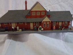Lot of 2 structures: one N scale grovemont & a detailed train station w/wiring