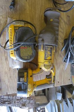 Dewalt DC385 Reciprocating Saw includes two 18V batteries and battery charger