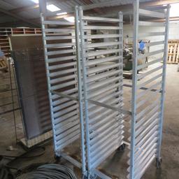 2 aluminum rollings racks