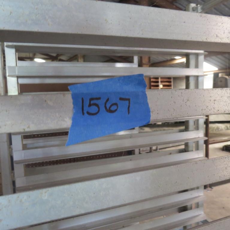 2 aluminum rollings racks