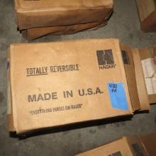 Two Boxes of Reversible Hinges