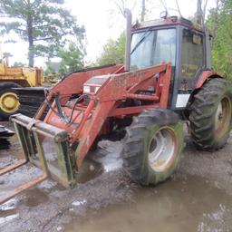 CASE 4230 MFWD w/Loader & Forks