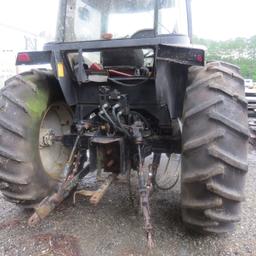 CASE 4230 MFWD w/Loader & Forks
