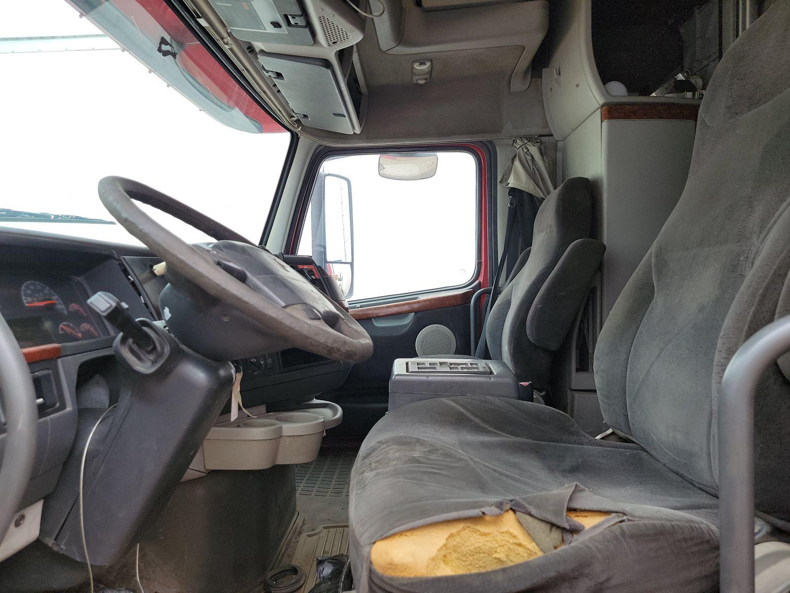 2007 VOLVO     VNL64T670
