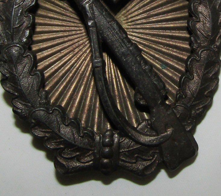 WW2 German Infantry Assault Badge In Bronze With Screw Back-Scarce Maker