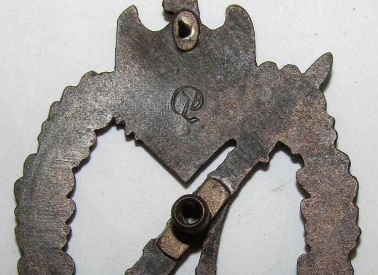 WW2 German Infantry Assault Badge In Bronze With Screw Back-Scarce Maker