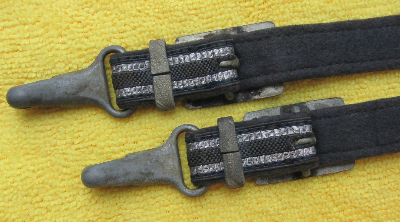 Luftwaffe Officer's 2nd Model Deluxe Dagger Hanger By ASSMANN