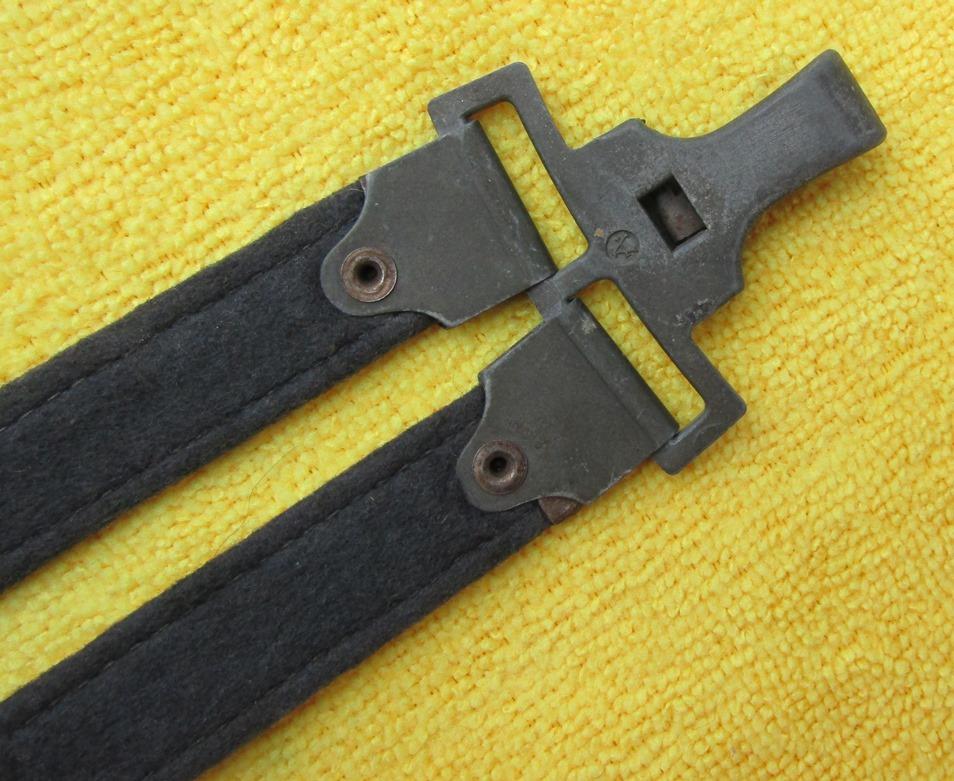 Luftwaffe Officer's 2nd Model Deluxe Dagger Hanger By ASSMANN