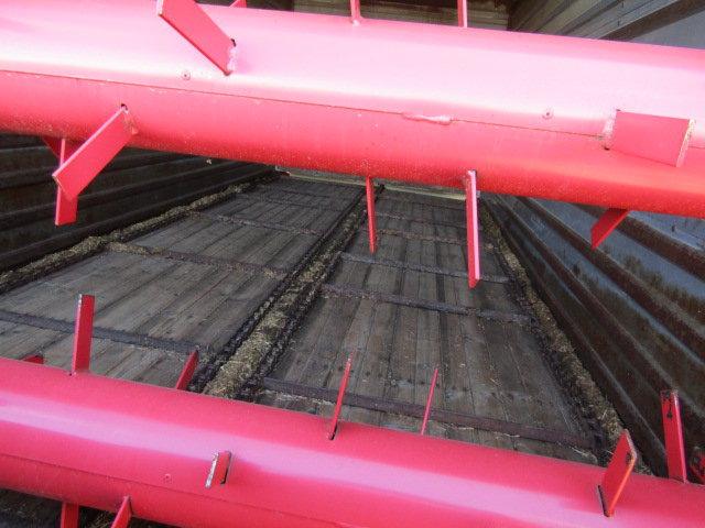 Gehl 970 16 Ft. Forage Box on Harms HD Tandem Wagon, Flotation Tires, Ext.