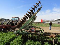 John Deere Model 220-20Ft. Center Fold Disc, Hydraulic Pole, Dual Wheels on