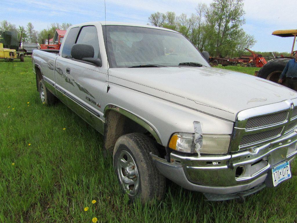 1999 Dodge 1500 Half Ton SLT 4 X 4 Pickup, Long Bos, Extended Cab, Gas V8,