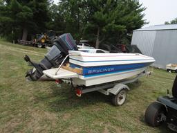 367. 1988 Bayliner Capri 15 FT. Open Bow Run-About, Walk Through Windshield