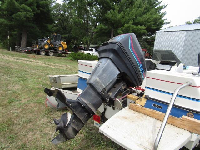 367. 1988 Bayliner Capri 15 FT. Open Bow Run-About, Walk Through Windshield