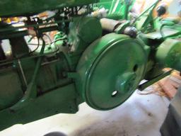 928. 1946 JOHN DEERE MODEL GM TRACTOR, ROUND TOP FENDERS, NEWER 15.5 X 38 R