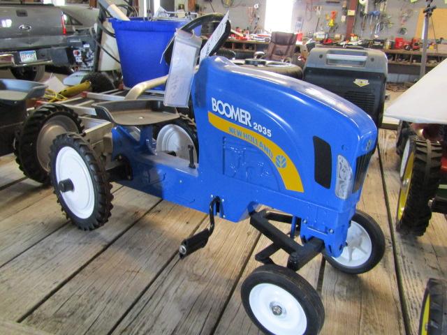 1405. 261-465. SCALE MODELS NH BOOMER 2035 PEDAL TRACTOR, TAX