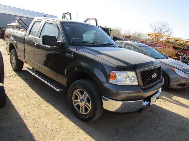 1554. 221-279. 2005 FORD F0150 4 X 4 PICKUP, EXT. CAB, RUNNING BOARDS, 5.4