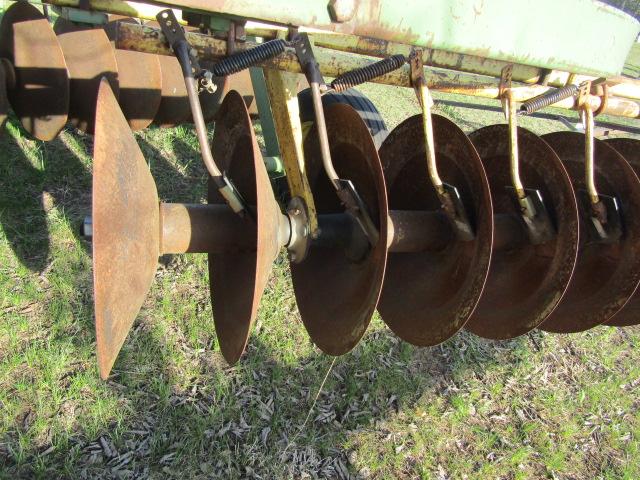 119. JOHN DEERE MODEL 210 14 FT. WHEEL CARRY DISC, GOOD BLADES, HYDRAULIC C