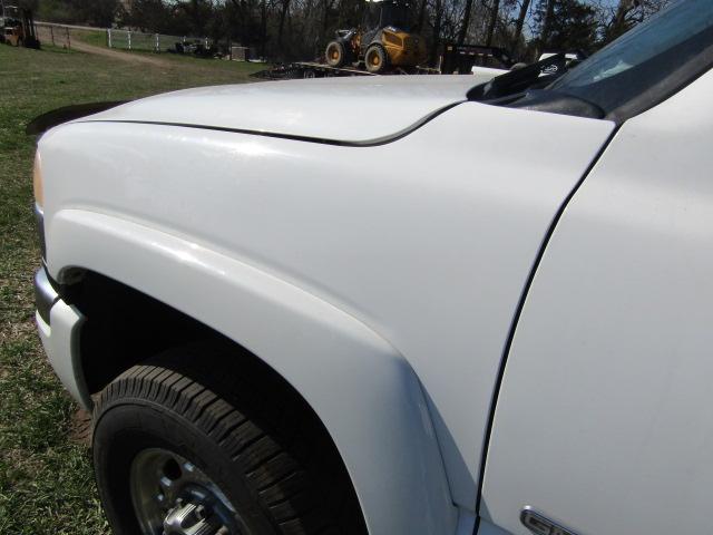 64. 2003 GMC 2500 ¾ TON 2 WHEEL DRIVE PICKUP, 6.0 LITER GAS, AT, NEW BRAKES