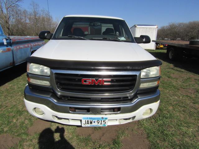 64. 2003 GMC 2500 ¾ TON 2 WHEEL DRIVE PICKUP, 6.0 LITER GAS, AT, NEW BRAKES