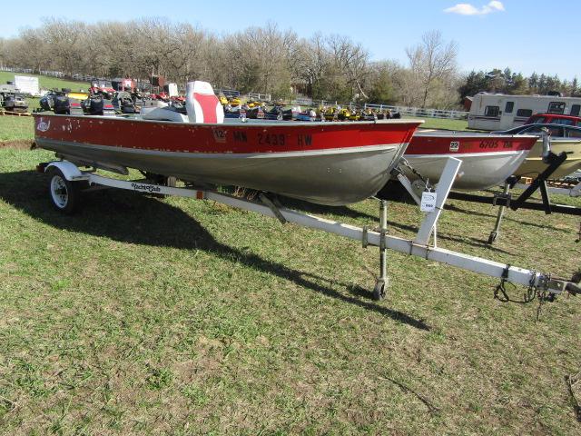 69. 1953 LUND 14 FT. ALUMINUM FISHING BOAT WITH YACHT CLUB TRAILER, REGISTRATION on BOAT,