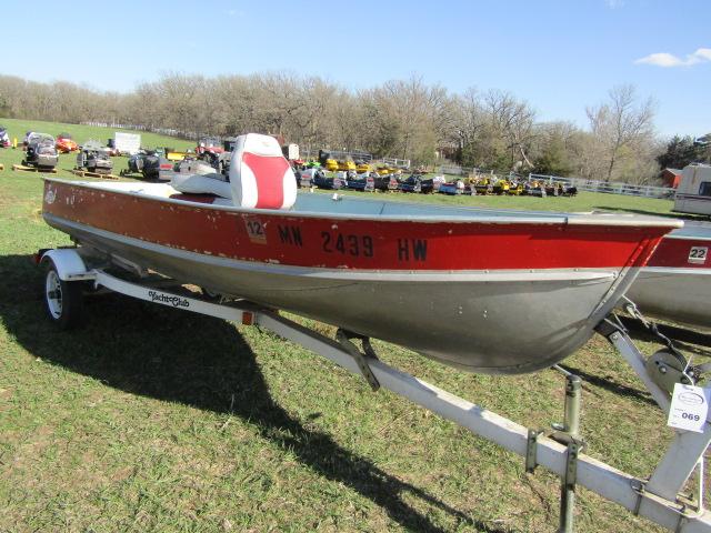 69. 1953 LUND 14 FT. ALUMINUM FISHING BOAT WITH YACHT CLUB TRAILER, REGISTRATION on BOAT,