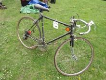 166. JOHN DEERE MENS 10 SPEED BIKE