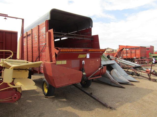 913. 338-813. H&S XL LOAD MASTER 14 FT. FORAGE BOX ON MN 10 TON 4 WHEEL WAG