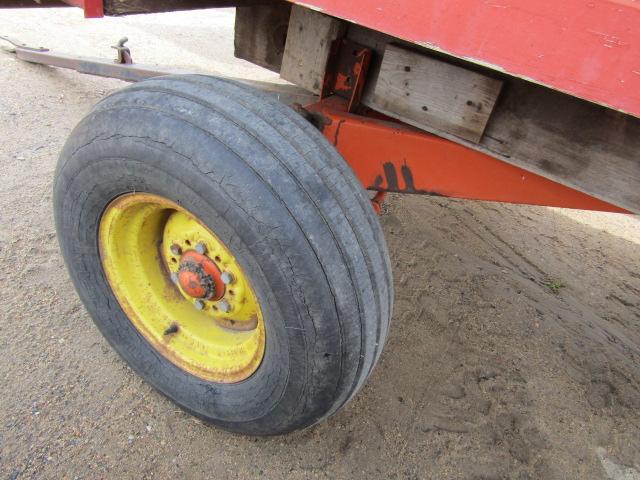 913. 338-813. H&S XL LOAD MASTER 14 FT. FORAGE BOX ON MN 10 TON 4 WHEEL WAG