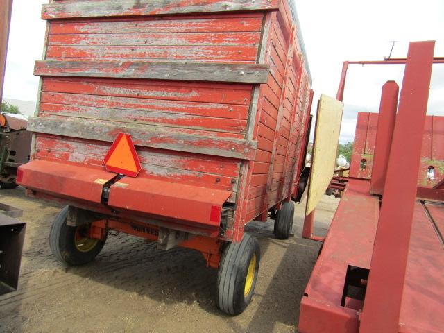 913. 338-813. H&S XL LOAD MASTER 14 FT. FORAGE BOX ON MN 10 TON 4 WHEEL WAG