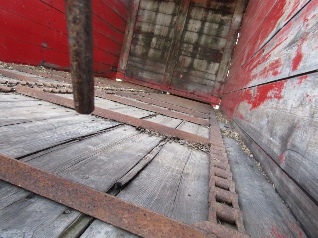913. 338-813. H&S XL LOAD MASTER 14 FT. FORAGE BOX ON MN 10 TON 4 WHEEL WAG