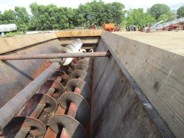 923. 348-872. MEYERS 3954 R SERIES LITTER SPREADER, VERTICAL BEATERS, TAX /