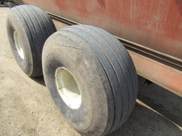 923. 348-872. MEYERS 3954 R SERIES LITTER SPREADER, VERTICAL BEATERS, TAX /