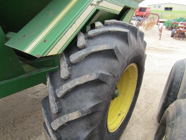 935. 373-948. EZ FLOW 475 GRAIN CART, NEW 18. 4 X 26 TIRES, REBUILT GEAR BOX, TAX / SIGN ST3