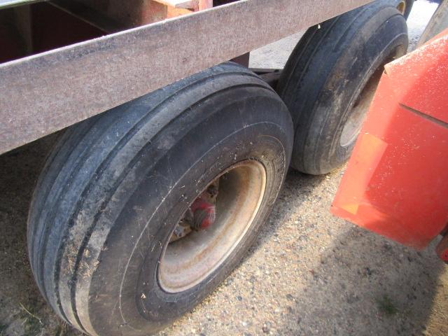 974. 428-1118. MEYERS MODEL 3516 – 16 FT. FORAGE BOX ON H&S TANDEM AXLE WAGON, EXT. POLE,