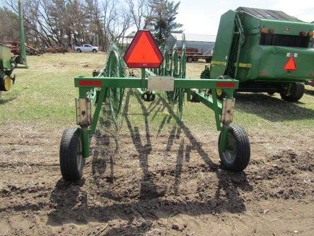 1331. NICE FRONTIER MODEL WR2012E 12 WHEEL V RAKE ON HYDRAULIC CART, ONE OW