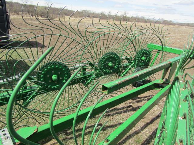 1331. NICE FRONTIER MODEL WR2012E 12 WHEEL V RAKE ON HYDRAULIC CART, ONE OW