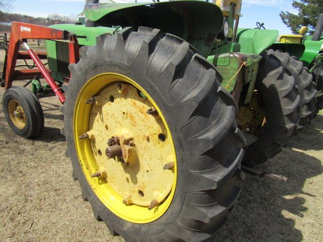 1349. 1970 JOHN DEERE MODEL 2520 GAS TRACTOR, DIFFERENTIAL LOCK, OPEN STATI