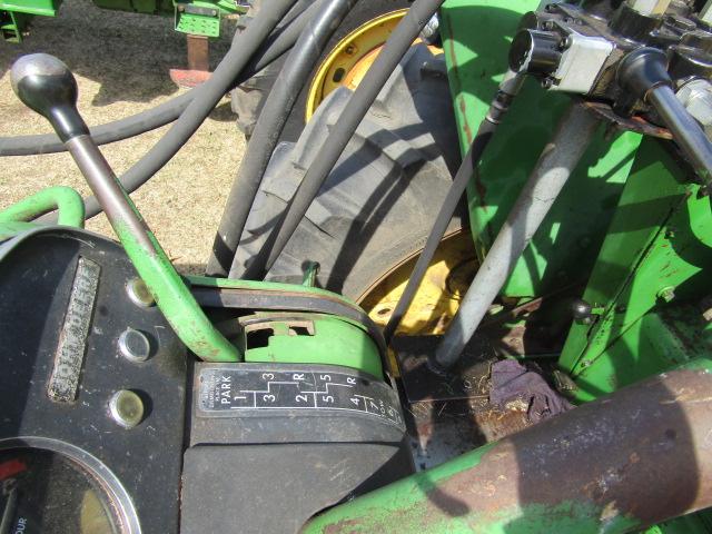 1349. 1970 JOHN DEERE MODEL 2520 GAS TRACTOR, DIFFERENTIAL LOCK, OPEN STATI